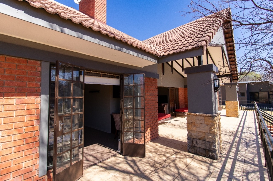 5 Bedroom Property for Sale in Riviera Glen Security Estate Free State